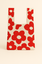Load image into Gallery viewer, Retro Petal - knitted bag: Red / Medium