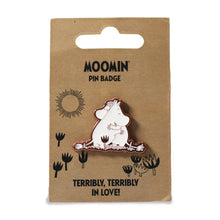 Load image into Gallery viewer, Metal Pin Badge Moomin Hug