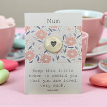 Load image into Gallery viewer, Mum Ceramic Pocket Token Pocket Hug and Card