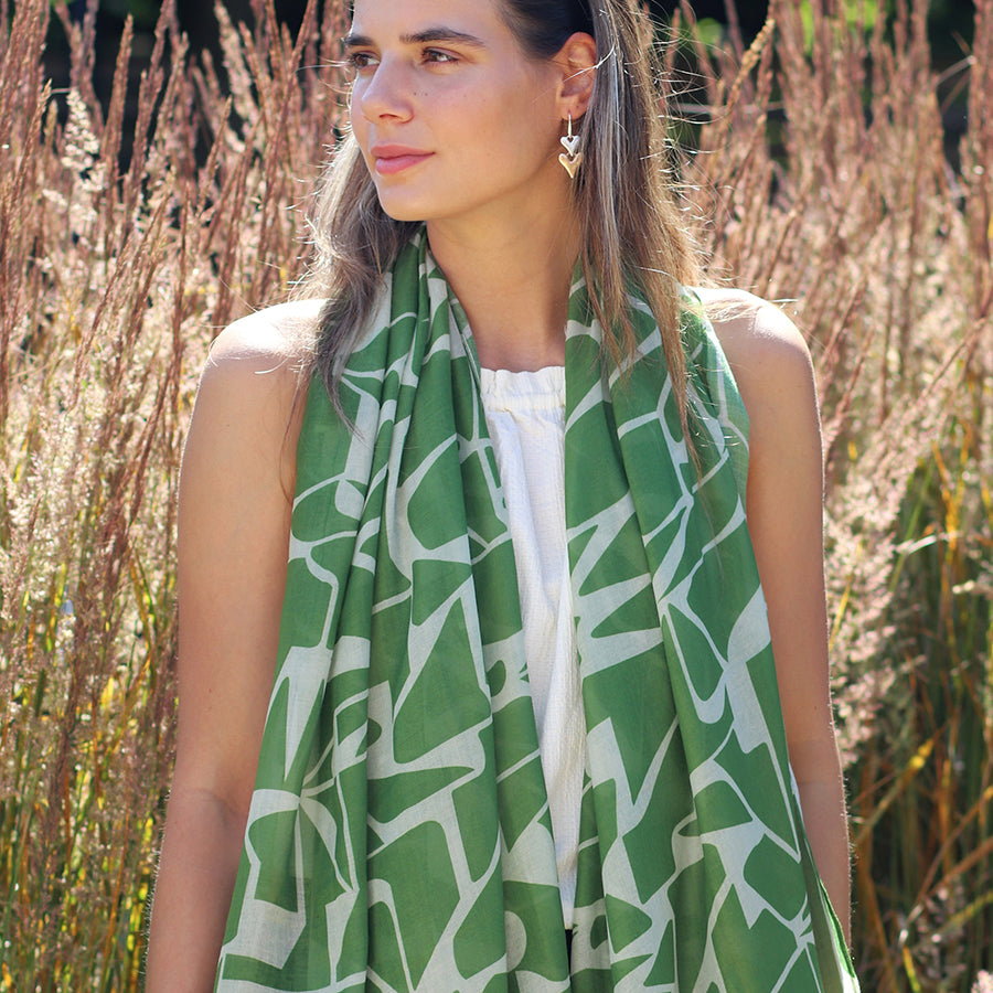 Pom- Green/ecru abstract scarf