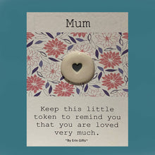 Load image into Gallery viewer, Mum Ceramic Pocket Token Pocket Hug and Card
