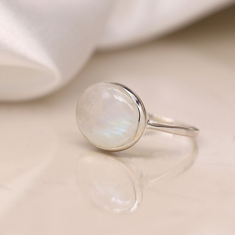 Pom - Simple silver ring with large oval rainbow moonstone size 58 (large)